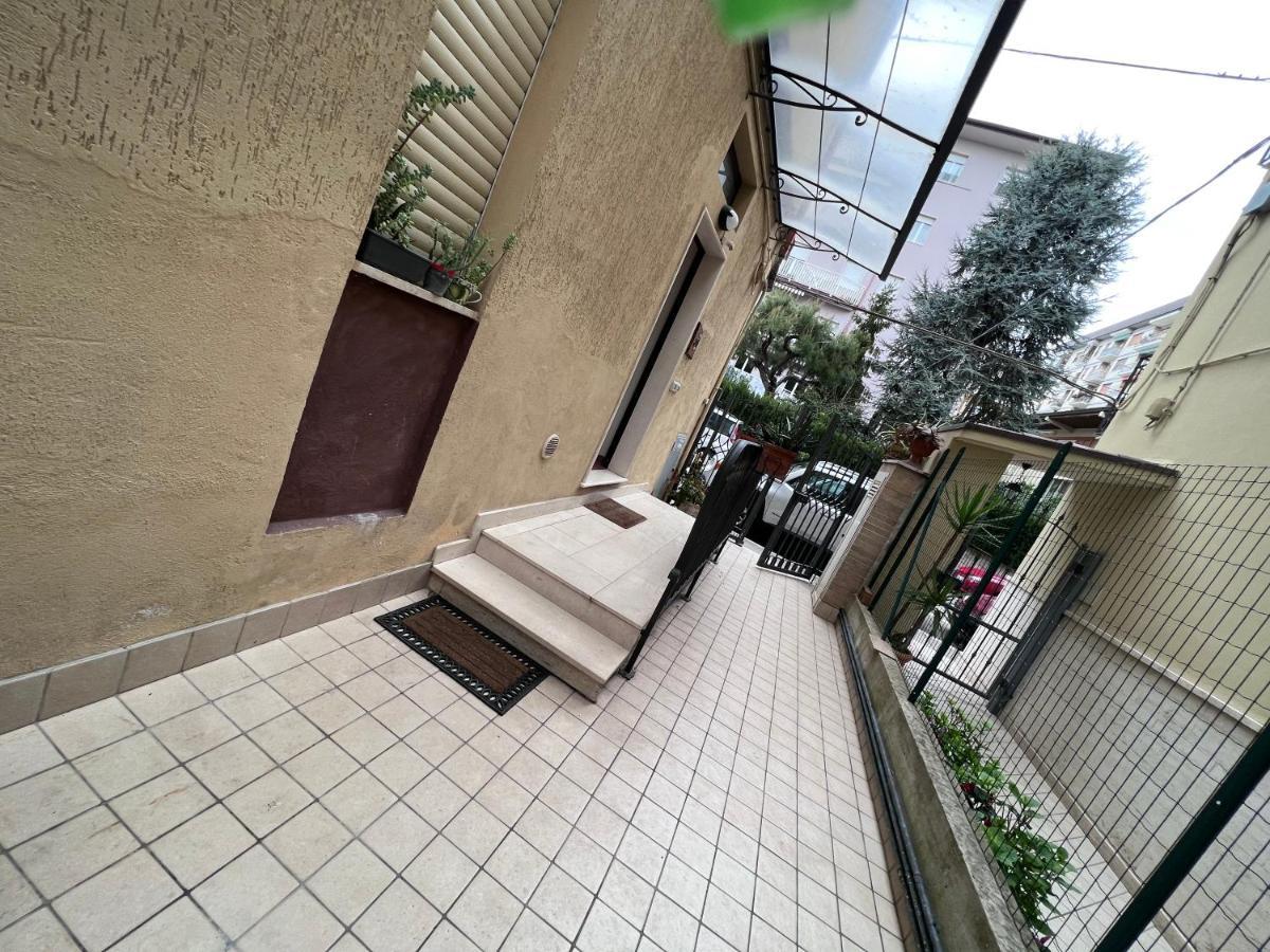 Casa Riri Bed and Breakfast San Benedetto del Tronto Exteriör bild